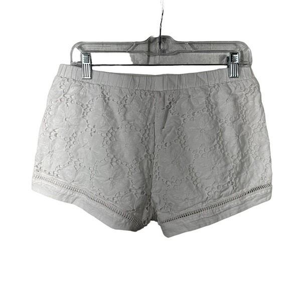 Lilly Pulitzer White Lace Floral Eyelet Shorts Size Medium - Picture 3 of 9